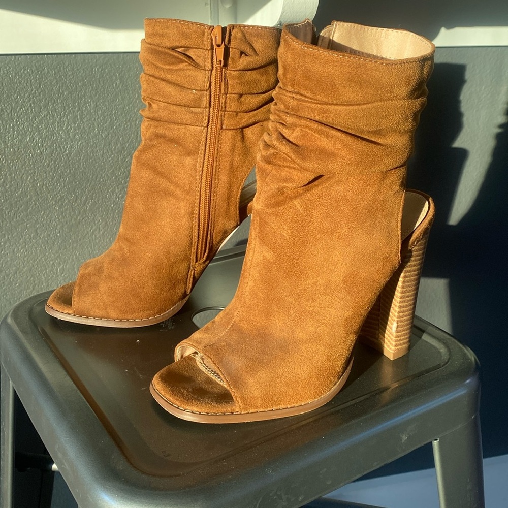 Peep toe and ankle suede boots